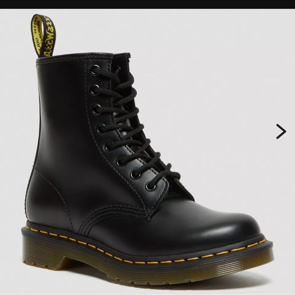 Doc Martens Women’s Smooth Leather Lace Up Boots